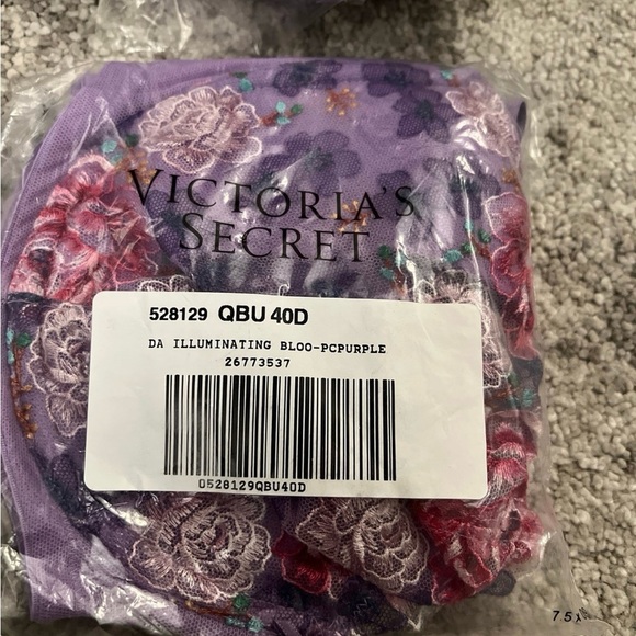 Victoria’s Secret Wicked Unlined Floral Embroidery balconette. Size 40 D - Picture 5 of 5